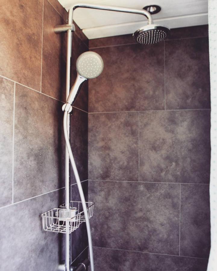 La Roulotte De L'Atelier Daire Durbuy Dış mekan fotoğraf